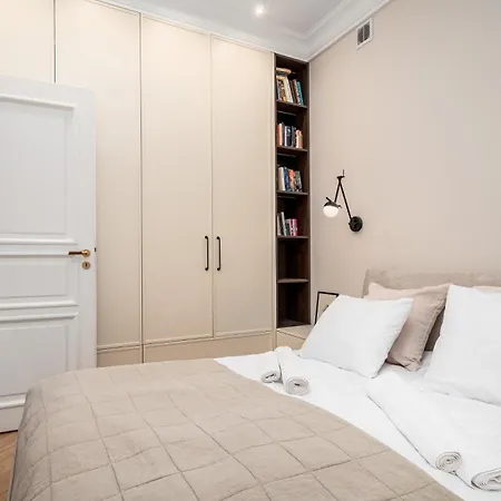 Zgoda Near The Palace Of Culture And Science By Sun & Snow Apartment