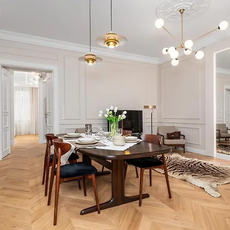 Zgoda Near The Palace Of Culture And Science By Sun & Snow Apartment